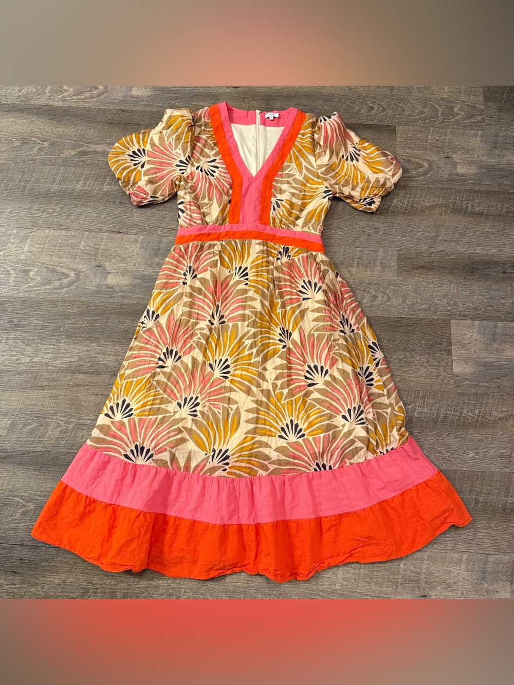 Voy Floral Midi Dress size Small